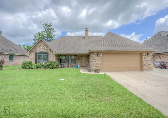 Homes for sale in Haughton, LA | 174 Bent Tree Loop, Haughton, LA 71037 | MLS# 21312707