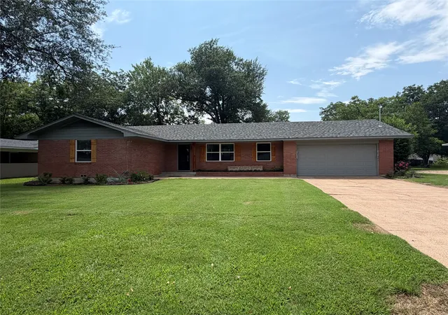 Homes for sale in Sulphur Springs, TX | 1601 San Jacinto St, Sulphur Springs, TX 75482 | MLS# 21311866