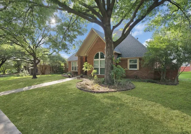 Photo 3 of Single family home for sale at 1122 Chimneyrock Trl, Garland, TX 75043 | MLS# 21264513 | Listing updated on 2026-07-22
