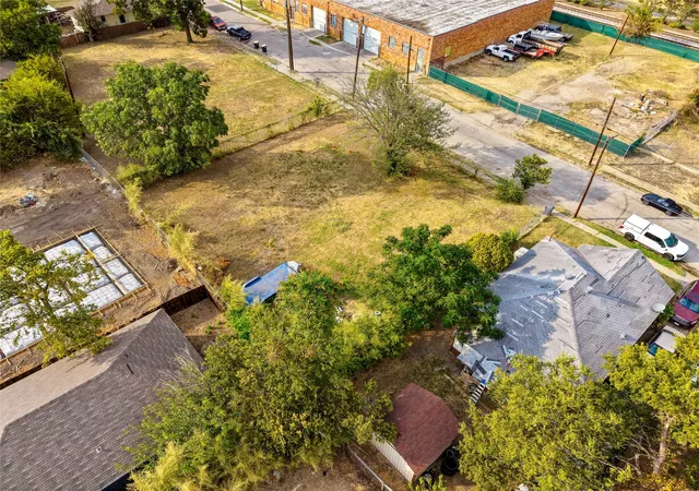 Photo 3 of Land for sale at 2801 Medill St, Dallas, TX 75215 | MLS# 21312065 | Listing updated on 2026-08-26