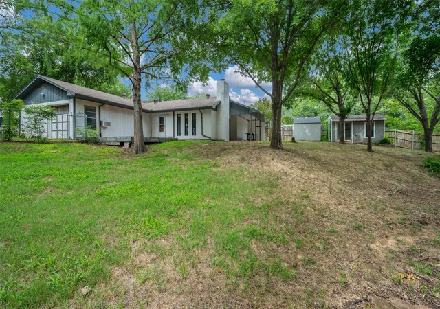 Photo 4 of Sale Pending at 2171 Breezywood Dr, Flower Mound, TX 75022 | MLS# 21307388 | Listing updated on 2026-07-24