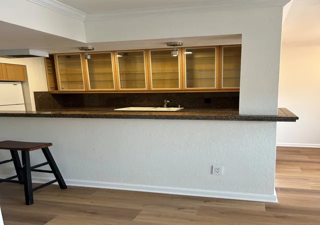 Listing Photo 5 - Condo for sale in building located at 4112 Bowser Ave, Dallas, TX 75219 - Unit #210