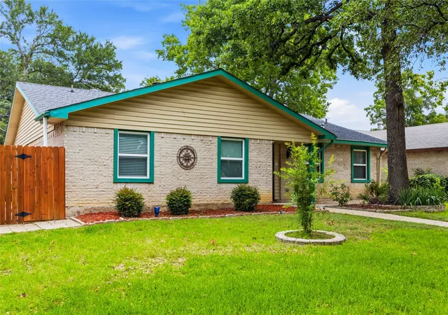 Photo 2 of Sale Pending at 1113 Winterwood Dr, Lewisville, TX 75067 | MLS# 21312854 | Listing updated on 2026-08-25