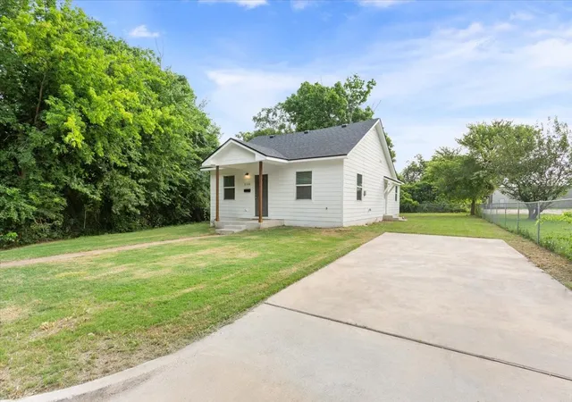 Photo 2 of Single family home for sale at 3109 N 20th St, Waco, TX 76708 | MLS# 21311689 | Listing updated on 2026-08-03
