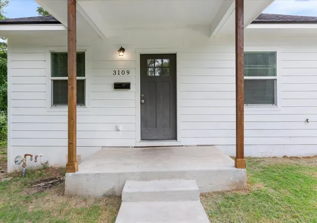 Photo 3 of Single family home for sale at 3109 N 20th St, Waco, TX 76708 | MLS# 21311689 | Listing updated on 2026-08-03