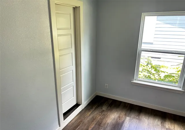 Photo 3 of Single family home for sale at 110 E Cunningham St, Bonham, TX 75418 | MLS# 21312876 | Listing updated on 2026-07-09
