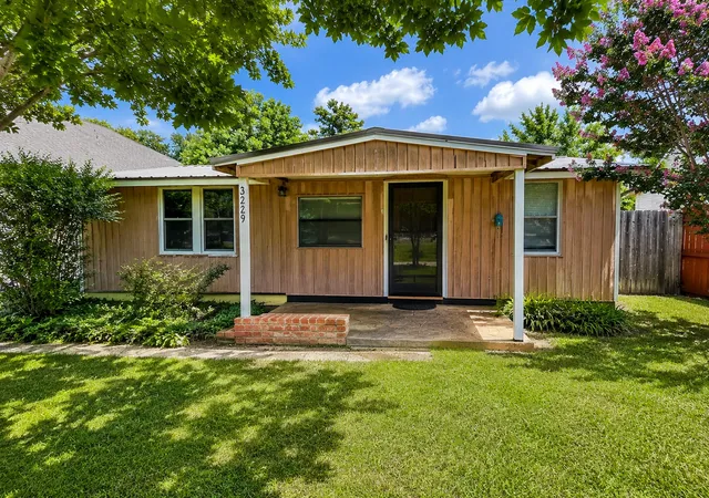 Photo 1 of Single family home for sale at 3229 Hiawatha Trl, Fort Worth, TX 76135 | MLS# 21312508 | Listing updated on 2026-09-04