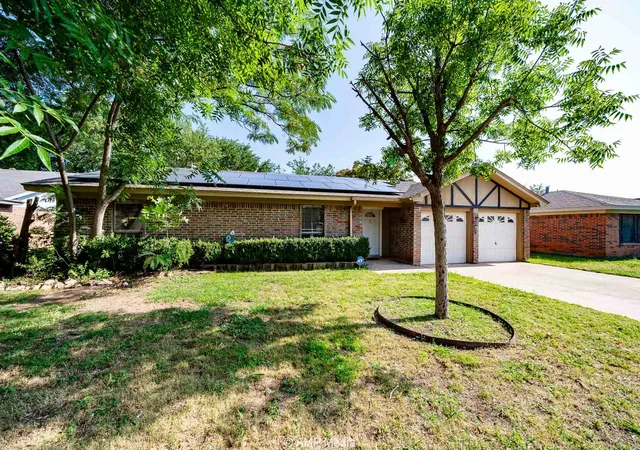 Photo 2 of Sale Pending at 3226 Whitewing Wy, Abilene, TX 79606 | MLS# 21312892 | Listing updated on 2026-08-22