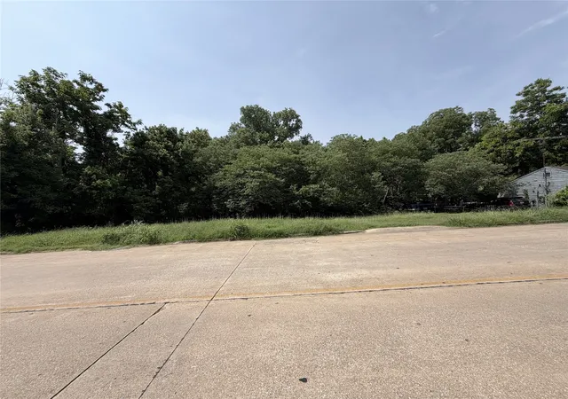 Homes for sale in Denison, TX | 1326 W Crawford St, Denison, TX 75020 | MLS# 21312446