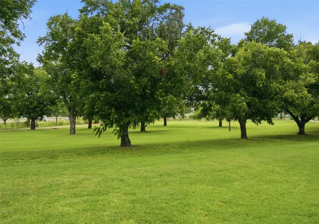 Photo 4 of Single family home for sale at 152 Fox Rd, Weatherford, TX 76088 | MLS# 21312844 | Listing updated on 2026-08-22