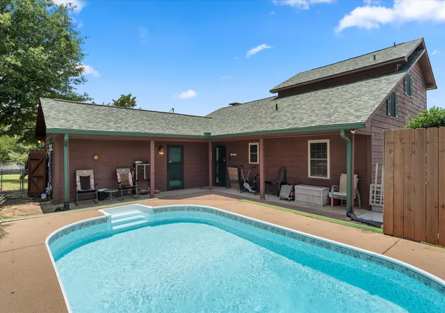 Homes for sale in Gun Barrel City, TX | 424 Lagoon Dr, Gun Barrel City, TX 75156 | MLS# 21312689
