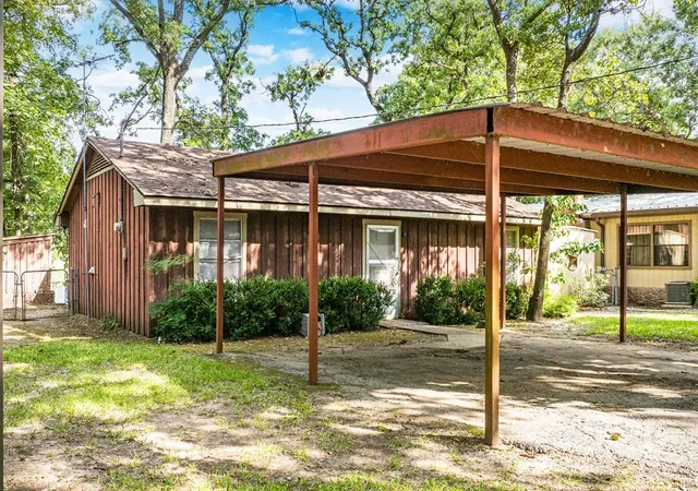 Homes for sale in Gun Barrel City, TX | 114 Arrowhead Wy, Gun Barrel City, TX 75156 | MLS# 21307113