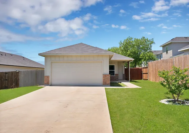 Homes for sale in Hillsboro, TX | 104 Sweeney St, Hillsboro, TX 76645 | MLS# 21312789