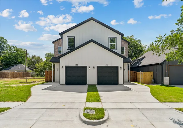 Photo 1 of Multi family home for sale at 132 Cottonwood St, Fort Worth, TX 76111 | MLS# 21312891 | Listing updated on 2026-08-22