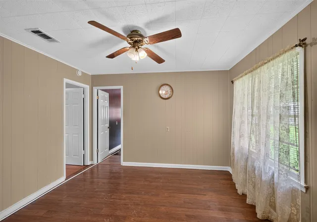 Photo 3 of Single family home for sale at 305 8Th St Ne, Springhill, LA 71075 | MLS# 21312909 | Listing updated on 2026-07-27