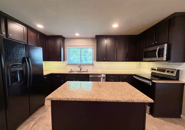 2nd image of 1533 Parkside Trl, Lewisville, TX 75077 | MLS# 21312996