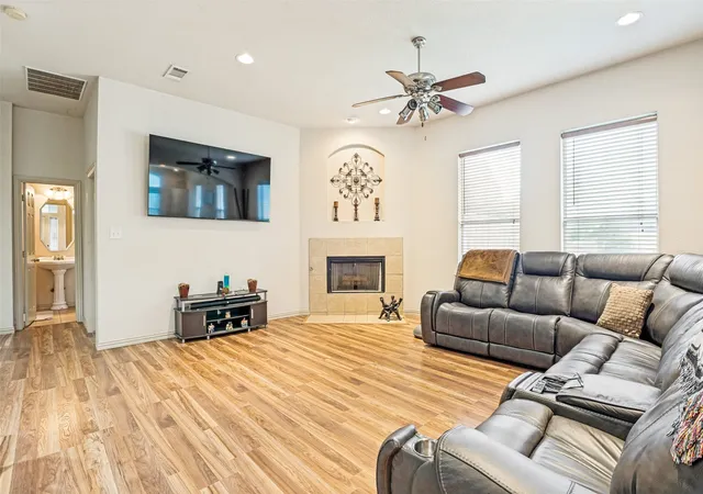 Photo 3 of Single family home for sale at 803 Mill Creek Rd, Lancaster, TX 75146 | MLS# 21312981 | Listing updated on 2026-07-28