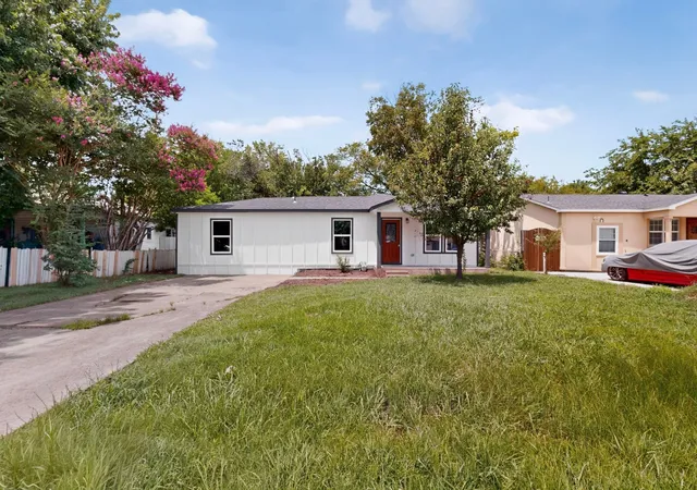 Homes for sale in Balch Springs, TX | 11303 Iris Dr, Balch Springs, TX 75180 | MLS# 21312820