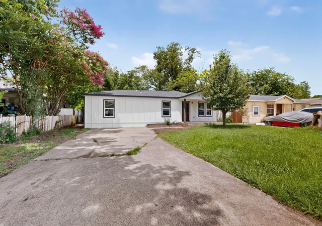 Homes for sale in Balch Springs, TX | 11303 Iris Dr, Balch Springs, TX 75180 | MLS# 21312820