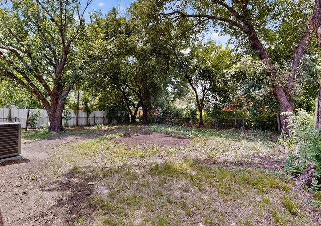 Homes for sale in Balch Springs, TX | 11303 Iris Dr, Balch Springs, TX 75180 | MLS# 21312820