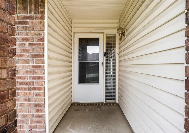 Photo 4 of Single family home for sale at 6403 Minuteman Ln, Arlington, TX 76002 | MLS# 21299790 | Listing updated on 2026-07-09