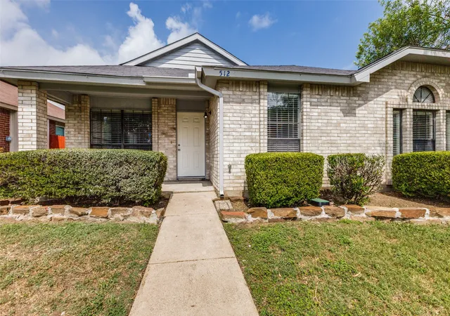 Homes for sale in Cedar Hill, TX | 512 Sims Dr, Cedar Hill, TX 75104 | MLS# 21302011