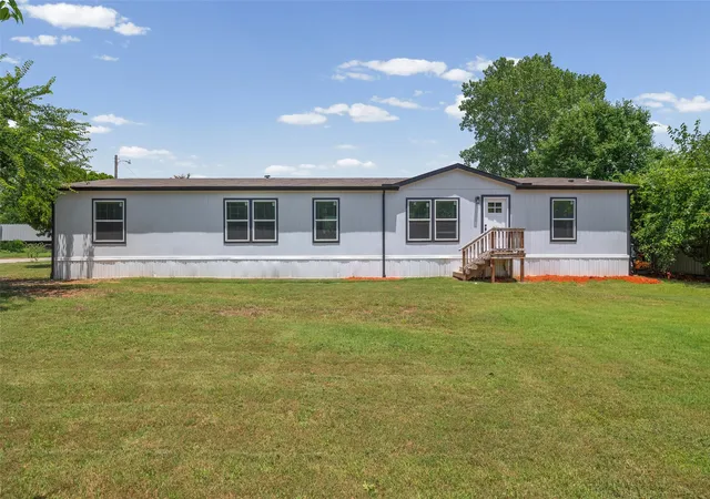 Photo 3 of Manufactured home for sale at 4009 Diann Dr, Granbury, TX 76049 | MLS# 21312237 | Listing updated on 2026-09-04