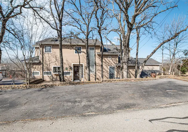 Photo 2 of Single family home for sale at 3916 Sunnyview Ln, Flower Mound, TX 75022 | MLS# 21312126 | Listing updated on 2026-09-06