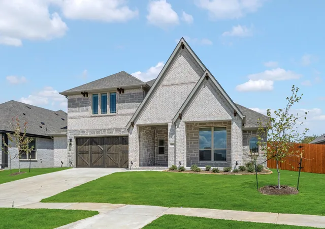 Photo 2 of Single family home for sale at 557 Red Maple Rd, Waxahachie, TX 75165 | MLS# 21313179 | Listing updated on 2026-09-28