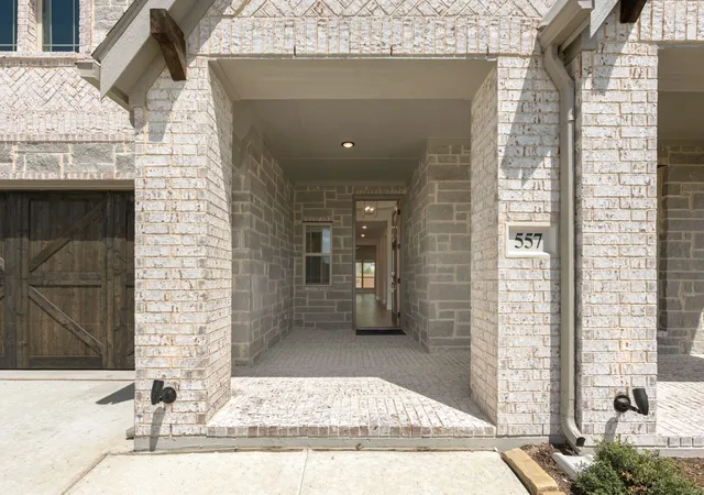 Photo 3 of Single family home for sale at 557 Red Maple Rd, Waxahachie, TX 75165 | MLS# 21313179 | Listing updated on 2026-09-28