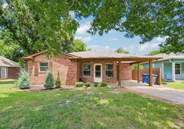 Homes for sale in Mc Kinney, TX | 923 Rockwall St, Mc Kinney, TX 75069 | MLS# 21311811