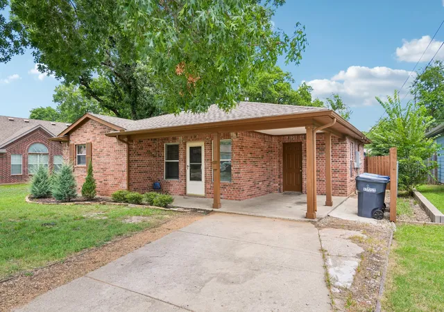 Homes for sale in Mc Kinney, TX | 923 Rockwall St, Mc Kinney, TX 75069 | MLS# 21311811