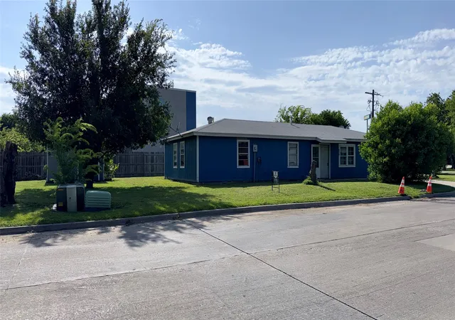 Homes for sale in Sanger, TX | 509 N 10th St, Sanger, TX 76266 | MLS# 21311965