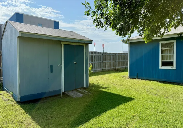 Homes for sale in Sanger, TX | 509 N 10Th St, Sanger, TX 76266 | MLS# 21311965