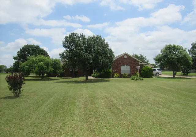 Photo 2 of Single family home for sale at 404 County Road 260, Gainesville, TX 76240 | MLS# 21308806 | Listing updated on 2026-08-22