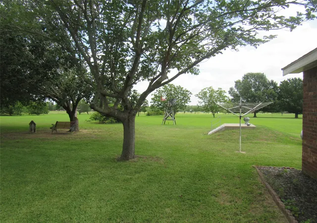 Photo 4 of Single family home for sale at 404 County Road 260, Gainesville, TX 76240 | MLS# 21308806 | Listing updated on 2026-08-22