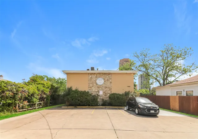 Photo 2 of Multi family home for sale at 1400 N Austin St, Denton, TX 76201 | MLS# 21313261 | Listing updated on 2026-07-22