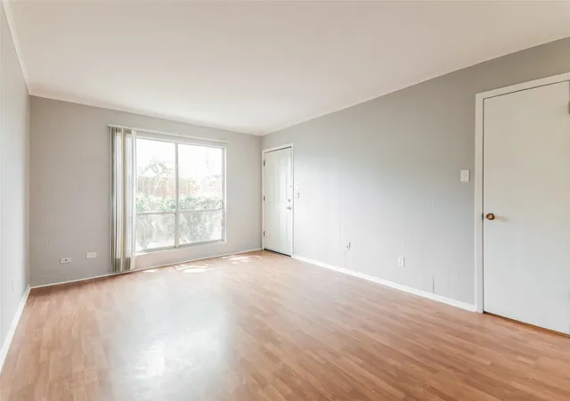 Photo 4 of House for sale at 1400 N Austin St, Denton, TX 76201 | MLS# 21313261 | Listing updated on 2026-07-22