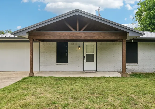 Homes for sale in Kemp, TX | 511 Commerce St, Kemp, TX 75143 | MLS# 21313159