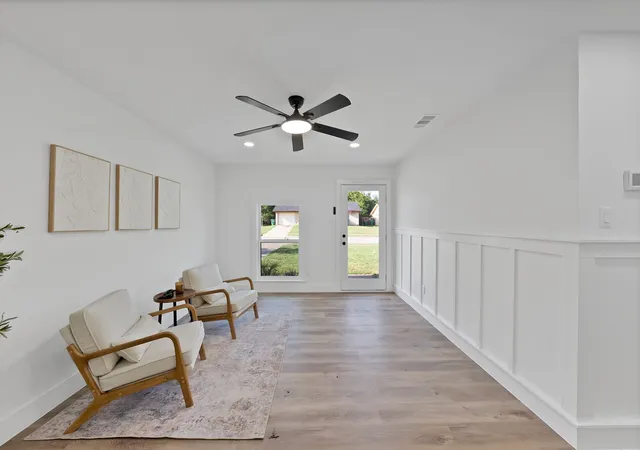 Photo 3 of Sale Pending at 132 Yorkshire Dr, Cedar Hill, TX 75104 | MLS# 21313269 | Listing updated on 2026-08-03