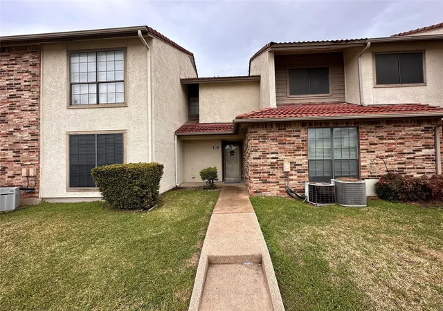 1st image of 927 Turtle Cvs #134, Irving, TX 75060 | MLS# 21313259