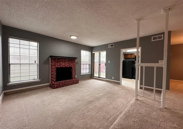 3rd image of 927 Turtle Cvs, Irving, TX 75060