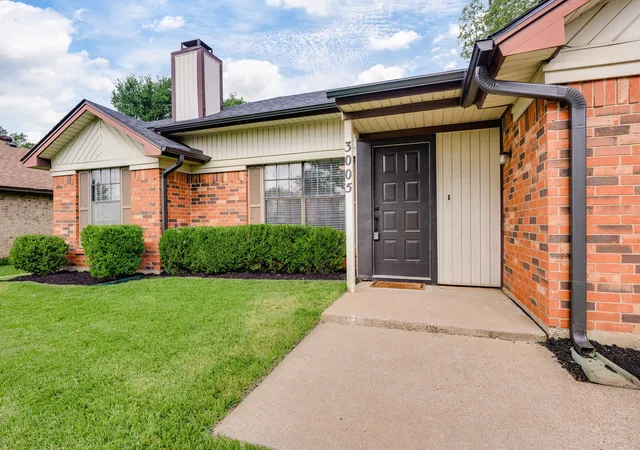 Homes for sale in Bedford, TX | 3005 Richwood Cir, Bedford, TX 76021 | MLS# 21312663