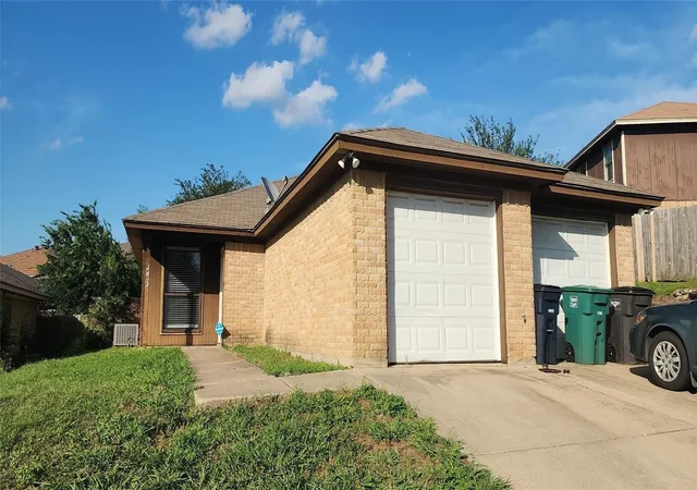 Photo 2 of Multi family home for sale at 6721 Loma Vista Dr #6721 6723, Fort Worth, TX 76133 | MLS# 21313290 | Listing updated on 2026-09-18