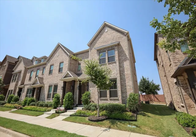 Photo 3 of Townhouse for sale at 4261 Shavano Dr, Frisco, TX 75034 | MLS# 21313279 | Listing updated on 2026-08-22