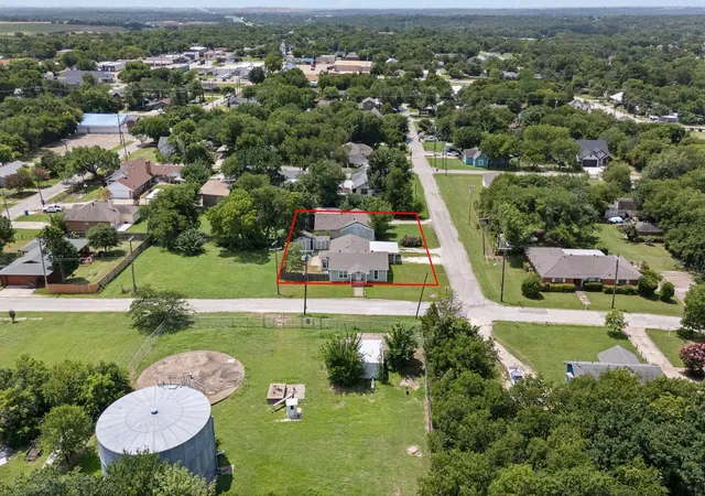 Homes for sale in Alvarado, TX | 111 W Shelton St, Alvarado, TX 76009 | MLS# 21312155