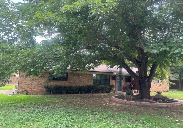 Homes for sale in Mineral Wells, TX | 1601 24th Ave, Mineral Wells, TX 76067 | MLS# 21311198