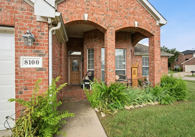 Photo 2 of Single family home for sale at 8100 Yucatan Ct, Arlington, TX 76002 | MLS# 21304164 | Listing updated on 2026-08-23