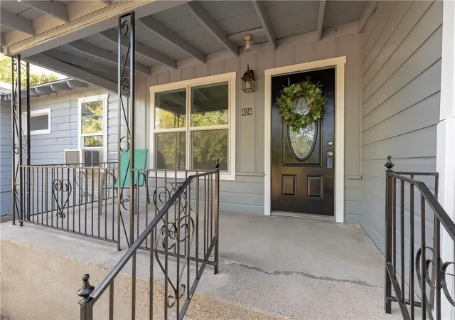Photo 3 of Single family home for sale at 424 Wilshire Ave, Azle, TX 76020 | MLS# 21313356 | Listing updated on 2026-08-29