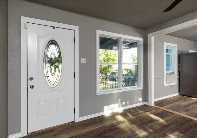 Photo 3 of Single family home for sale at 424 Wilshire Ave, Azle, TX 76020 | MLS# 21313356 | Listing updated on 2026-08-29